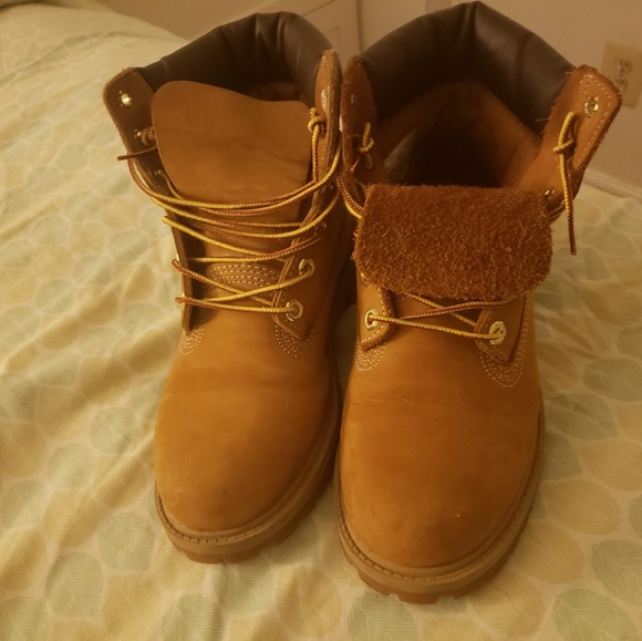 Shoes - Picture 2 of 3